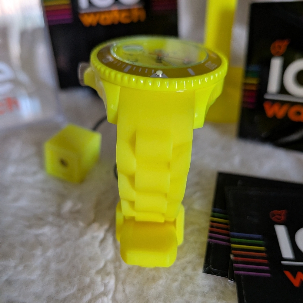 Ice Watch  - Flashy Yellow Dial Silicone Strap Unisex Watch - Picture 9 of 10